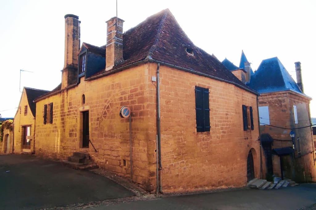 Demeure Du Xiiie-Xive S. Dans La Cite Medievale. Gourdon-en-quercy Exterior foto